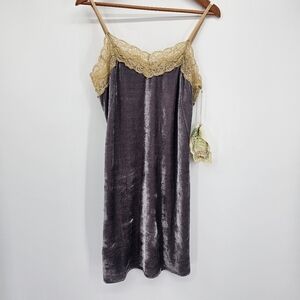 Arrata Silent Journey Lavender Velvet Knit Lace Cami Dress Womens Size Medium